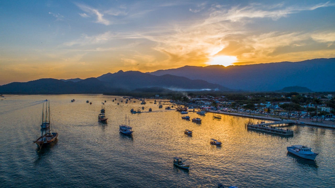 A partir do dia 31, a programação cultural inicia na Arena Multiuso, em Boraceia, com o show da Virada.