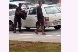 Homem é preso após furtar celular