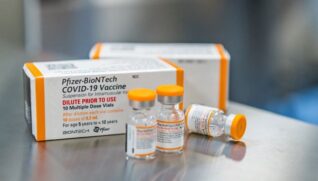 A vacina pediátrica é produzida pela Pfizer