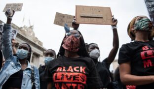 Uma pequena parcela dos crimes de cunho racial é registrada como racismo