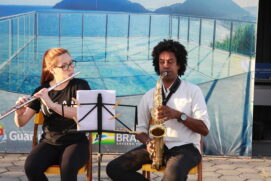 'Música no Mirante' terá apresentação de Amanda Lopes, na flauta, e Joelson Menezes, no saxofone