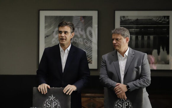 Tarcísio de Freitas (Republicanos) e Ricardo Nunes (MDB) começam a agenda desta segunda-feira no litoral do Estado
