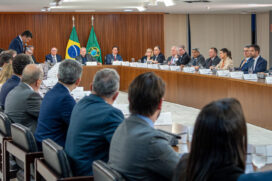 Reunião de Lula com governadores, em Brasília, um dia após atentados golpistas na capital