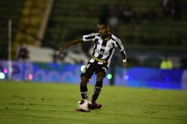 Lucas Pires vem sido bastante criticado pela torcida do Peixe