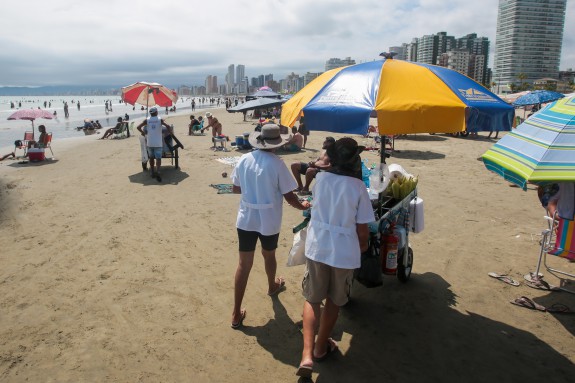 Vendedores ambulantes tem até dia 30 de janeiro para solicitar licença.