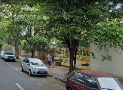 Casal foi flagrado fazendo sexo em plena luz do dia