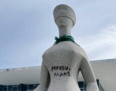 Militantes bolsonaristas que invadiram neste domingo (8) o Palácio do Planalto, o Congresso Nacional e o STF