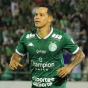 Giovanni Augusto, meia ex-Corinthians de 33 anos, fez um dos gols da partida