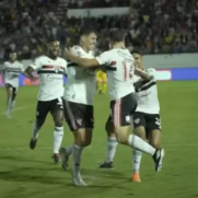 São Paulo vira e garante sua primeira vitória em 2023