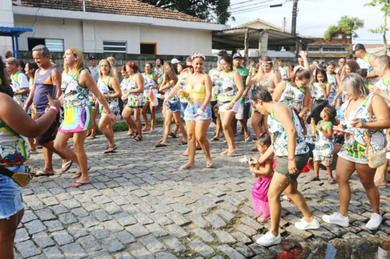 Bandas e blocos também estarão nas ruas de Guarujá