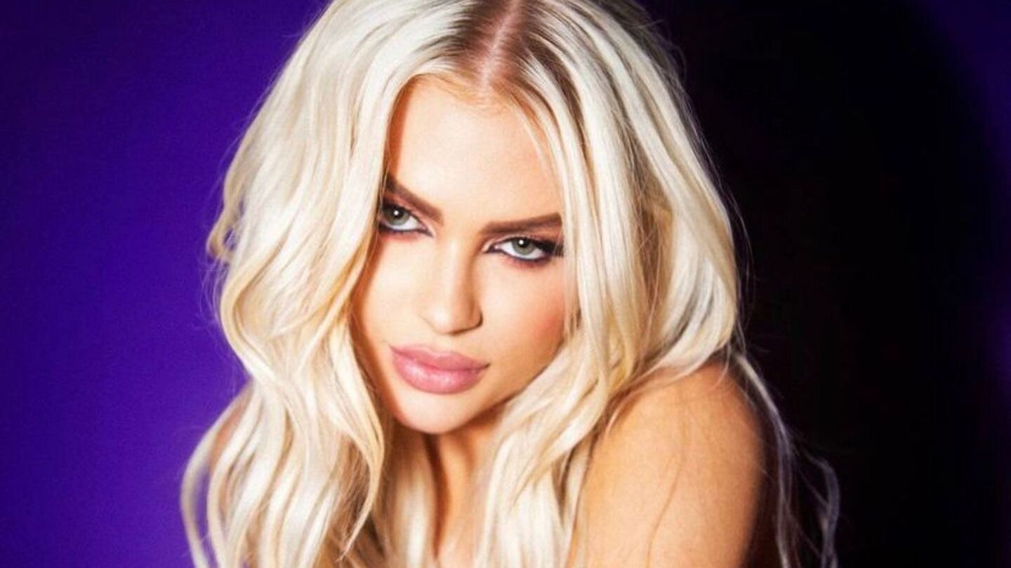 Luísa Sonza em Bertioga