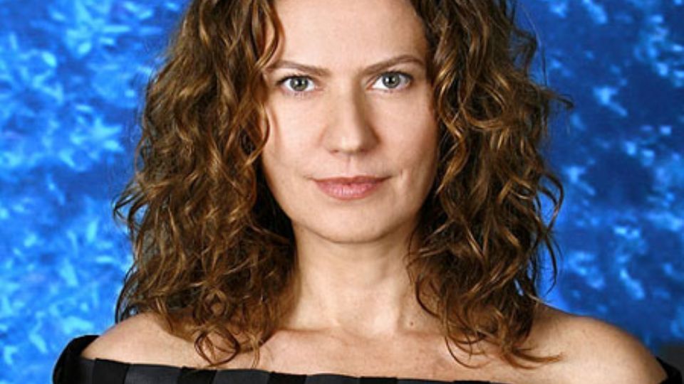 A atriz também assina a direção artística do novo álbum do cantor e compositor Zé Renato