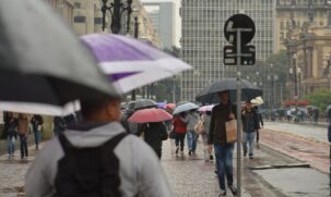 Defesa Civil alerta para que as pessoas nunca enfrentem enxurradas e inundações.