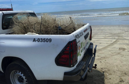 No momento da apreensão, não haviam embarcações pesqueiras ou pessoas nas proximidades