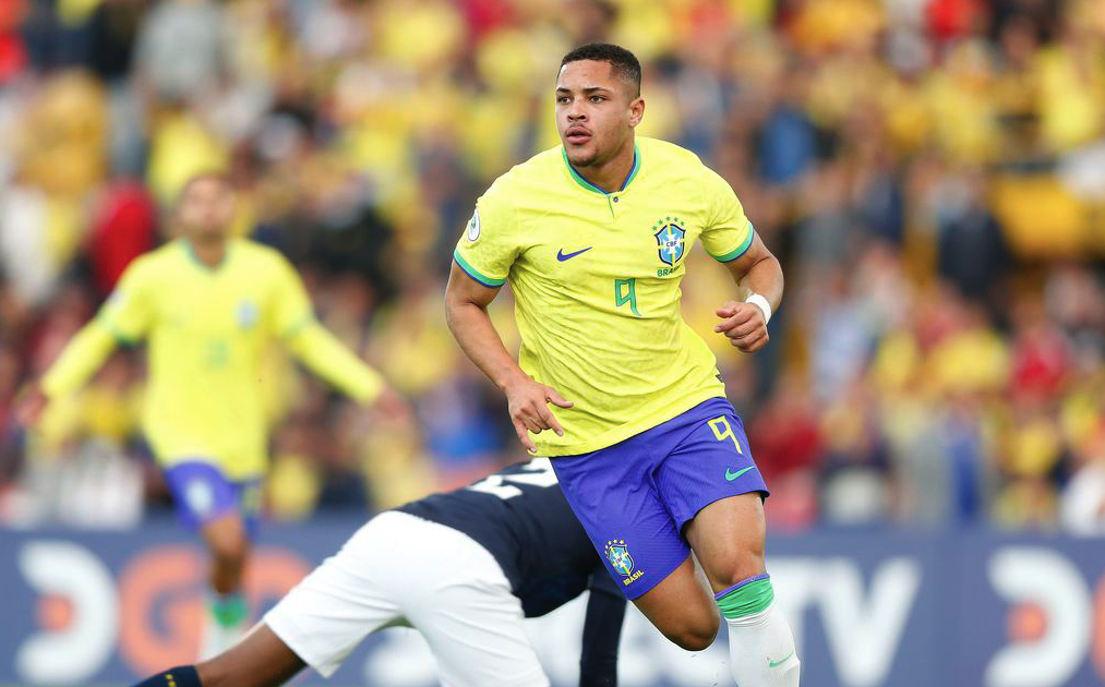 Com este triunfo, a seleção brasileira ocupa a liderança do hexagonal, á frente de Paraguai e Venezuela