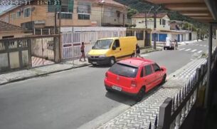 Imagens foram captadas por uma câmera de segurança