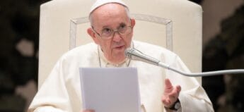 Papa Francisco faz pelo por vítimas de acidente aéreo