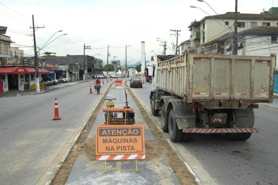 A obra está dividida em três etapas