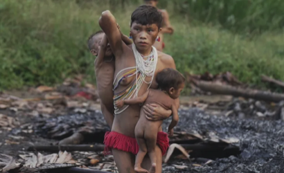 Para cometer os abusos sexuais, os garimpeiros ofereciam comida, além de embriagar as meninas Yanomami, dizem as denúncias