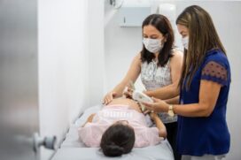 O local realiza exames para garantir a saúde do recém-nascido