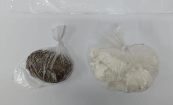 Mulher escondia 11 gramas de maconha e 70 gramas de cocaína dentro do ânus