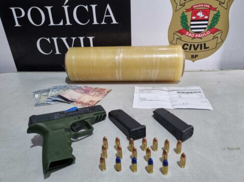 A equipe achou uma arma após se dirigir ao imóvel situado na Rua Santa Helena, para cumprimento de mandado de busca e apreensão