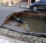 Cratera voltou a se abrir na Rua Goiás