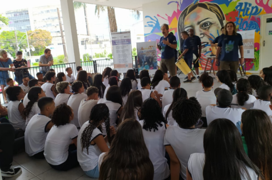 A ação visa levar uma experiência imersiva da exposição de mesmo nome