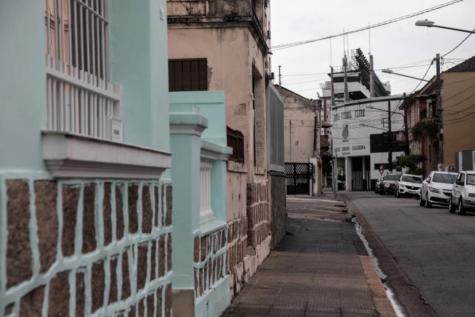 Bairro tranquilo pulsa em dias de jogos do Santos