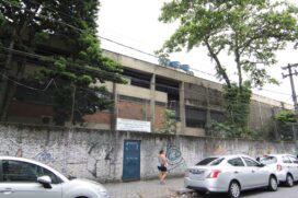 A escola deixará o atual endereço, na Rua Cunha Moreira, e irá ocupar o edifício onde funcionava a Escola Estadual Cleóbulo Amazonas Duarte