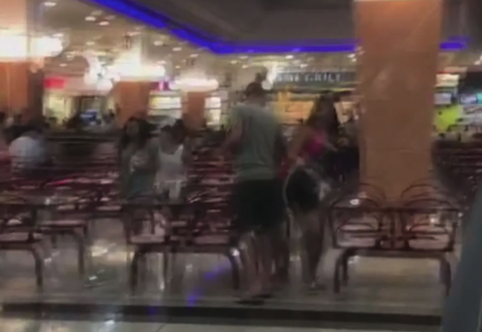 Cilindro explode e causa tumulto em praça de alimentação em São Vicente