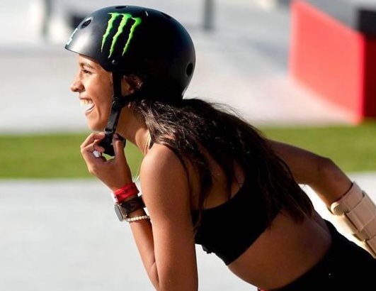 A decisão começa às 2h05 (horário de Brasília) deste domingo (17), com transmissão ao vivo online no site do Olympics Skateboarding, no YouTube