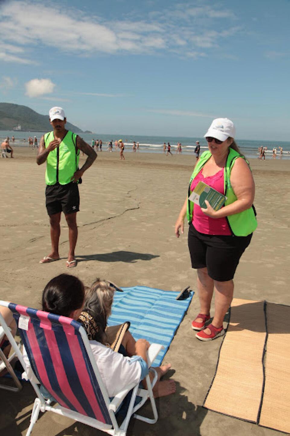 legislação prevê multa para os casos em que as pessoas insistem em permanecer na praia mesmo após a orientação dos profissionais