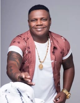 O músico é dono do hit "Glamurosa"