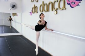 A paixão de Samyra pela dança se iniciou logo nos primeiros anos de vida
