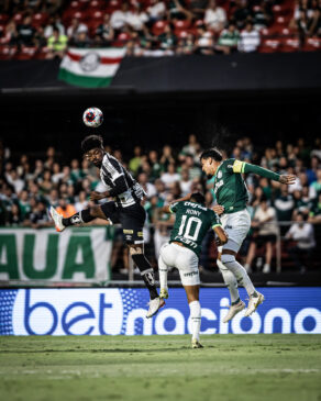 Palmeiras e Santos fizeram clássico neste sábado no estádio do Morumbi