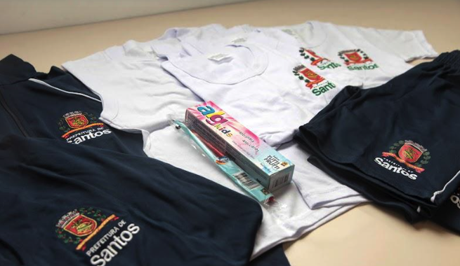Kits contêm camiseta regata, camisetas, shorts ou shorts saia, jaqueta e calça
