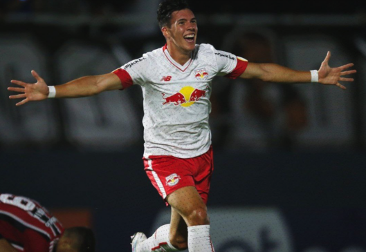 Os gols do Red Bull Bragantino foram marcados por Praxedes e por Thiago Borbas, aos 39 e aos 42 do segundo tempo, respectivamente