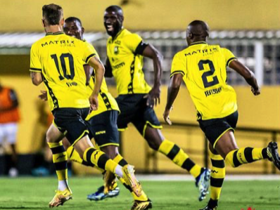 O Corinthians perdeu fora de casa para o time do ABC por 2 a 0