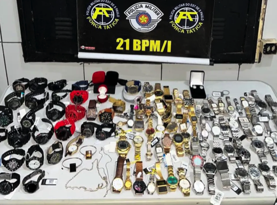 Policia detem suspeito de explodir e roubar joalheira em Guarujá