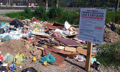 Das 351 toneladas do Carnaval, 44 foram recolhidas no calçadão e 307 na areia da praia