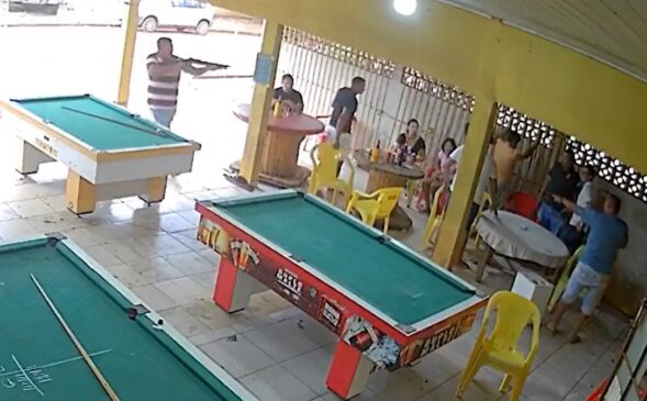 Momento da chacina em Sinop, após uma partida de bilhar que valia dinheiro