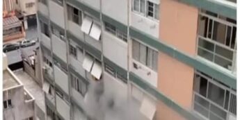 Um incêndio atinge um apartamento na Avenida Bartolomeu de Gusmão, em Santos