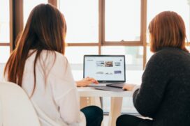Em março de 2022, a instituição anunciou um compromisso público para aumentar para 30% a participação feminina no seu time interno de engenharia
