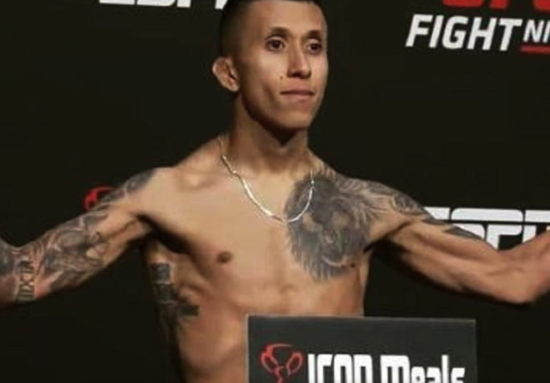 Lutador disse que não tinha intenção de se assumir no momento