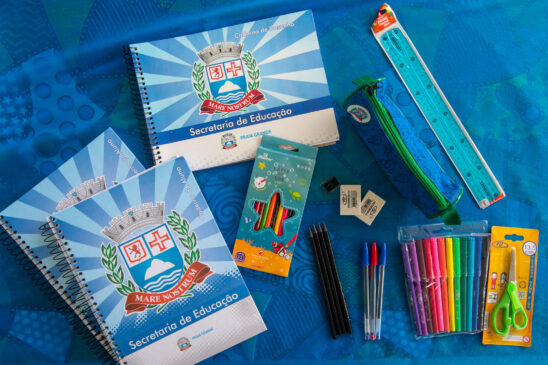 Os kits são formados de acordo com segmento de ensino de cada um para atender as necessidades da rotina de aprendizado.