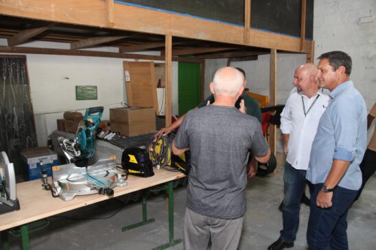 Rogério Santos inaugurou, na tarde desta quarta-feira (24), a Fábrica de Artefatos e Zeladoria (FAZ), dentro da Ecofábrica da Zona Noroeste