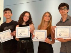 Uma das soluções mais efetivas encontradas pelas escolas é a utilização da Dupla Certificação, que permite acesso a conteúdos de instituições renomadas