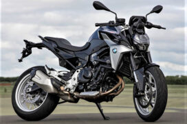 A F 900 R conta com motor de 85 cavalos e torque de 9 kgfm, com transmissão de 6 marchas