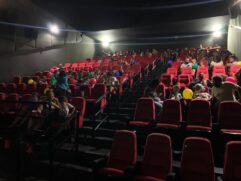 A união foi selada durante uma sessão especial para crianças com autismo, conhecida como  Sessão Azul